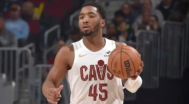 骑士全队本赛季出场最多的居然是米切尔，打了70场，合着角色球员一堆脆皮啊？
关键