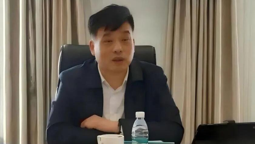 主动投案的“能源老将”：韩嵩落马背后的华润震荡与国企反腐新信号