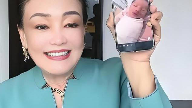 汪小菲彻底服软？面对网友毒舌竟不生气，兰姐赢麻了！