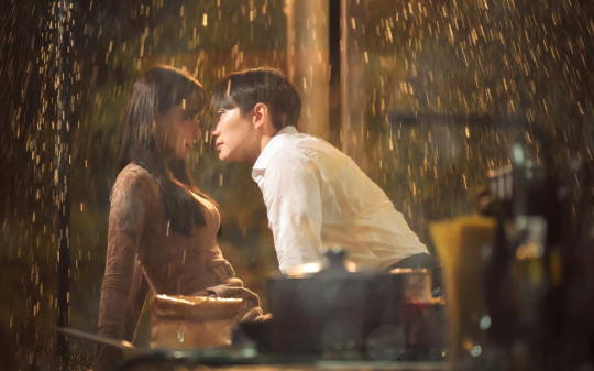 裴危爱我入骨，人尽皆知，却绝口不提娶我。