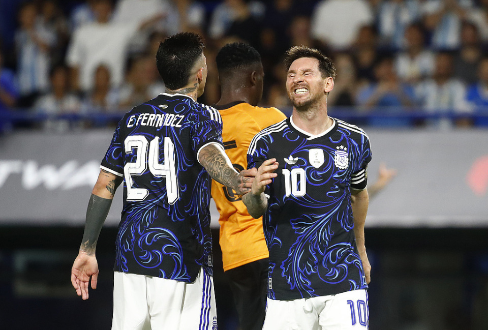 阿根廷5-0赞比亚！正赛5连胜，梅西无私让点+连续21年为国