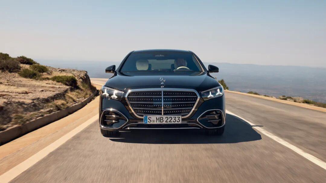 梅赛德斯-奔驰预告将推出大量新车，今年有16款新车型发布