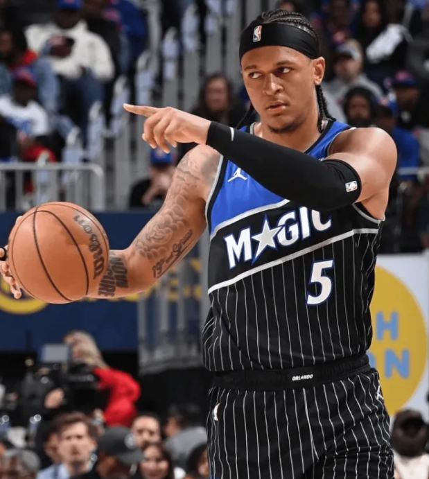 NBA季后赛魔术客场对阵活塞的比赛已经结束。全场战罢，魔术以（1）112-101
