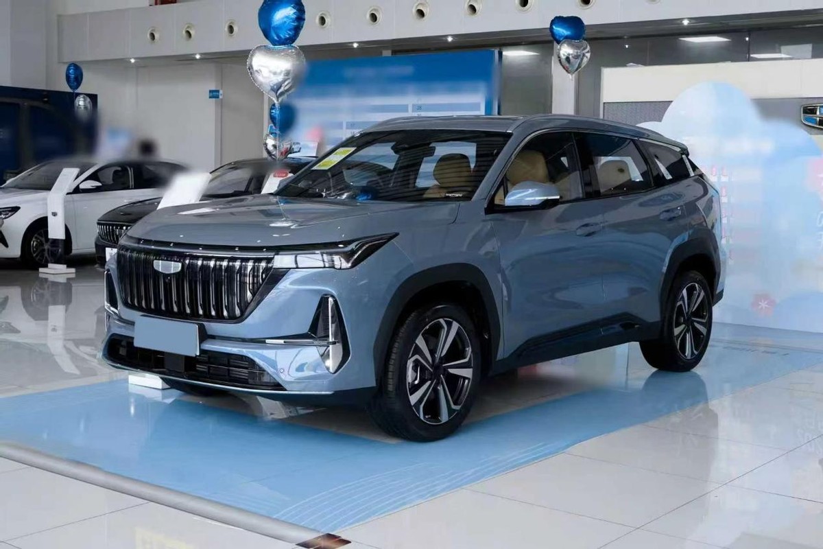 只有10-12万想要大空间燃油SUV，选吉利博越L还是长安C