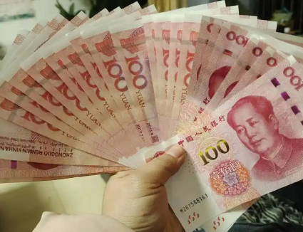 中国消费拉不起来的根本原因，不是老百姓不花钱，是老百姓不敢花钱！
第一，怕生病