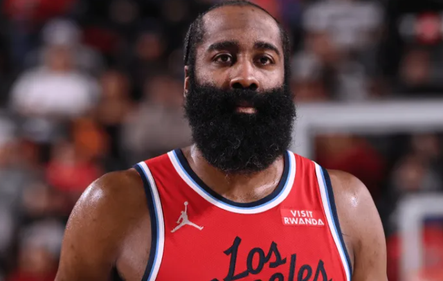 据报道，快船和骑士的交易最终尘埃落定。
快船将哈登送到骑士，得到加兰和一个次轮签