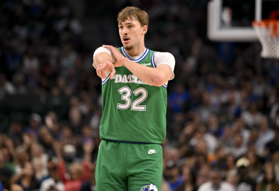 旗子拿不到ROY就和77拿不到mvp一个道理

没有什么阴谋论，现在联盟评奖的标