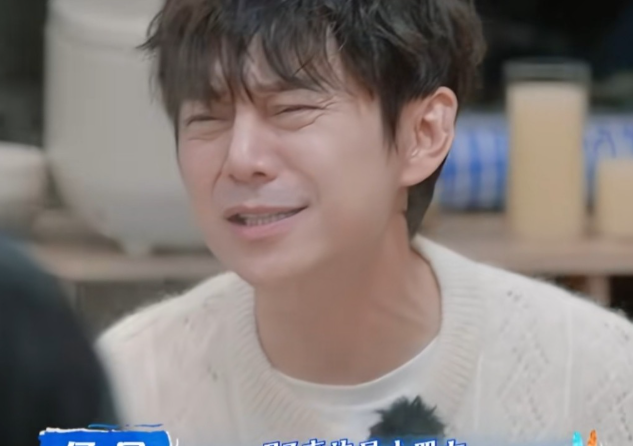 何老师发出感慨：“27真的是小朋友，27我觉得发育都没有发育完！”

王鹤棣：“