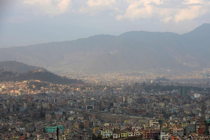 尼泊尔山区公路巴士坠落，17人死亡中国公民失踪