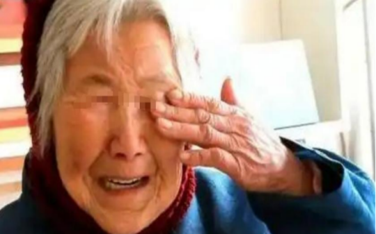 七旬老太太去北京医院看病，医生竟是她在云南当知青时留下的孩子