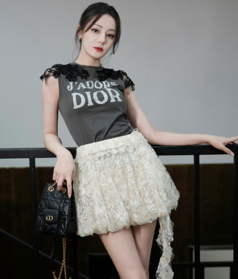 我不是有恋爱脑的女孩，不是非得有恋爱有感情才能活下去