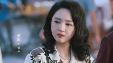 董璇带小酒窝剧组聚餐！