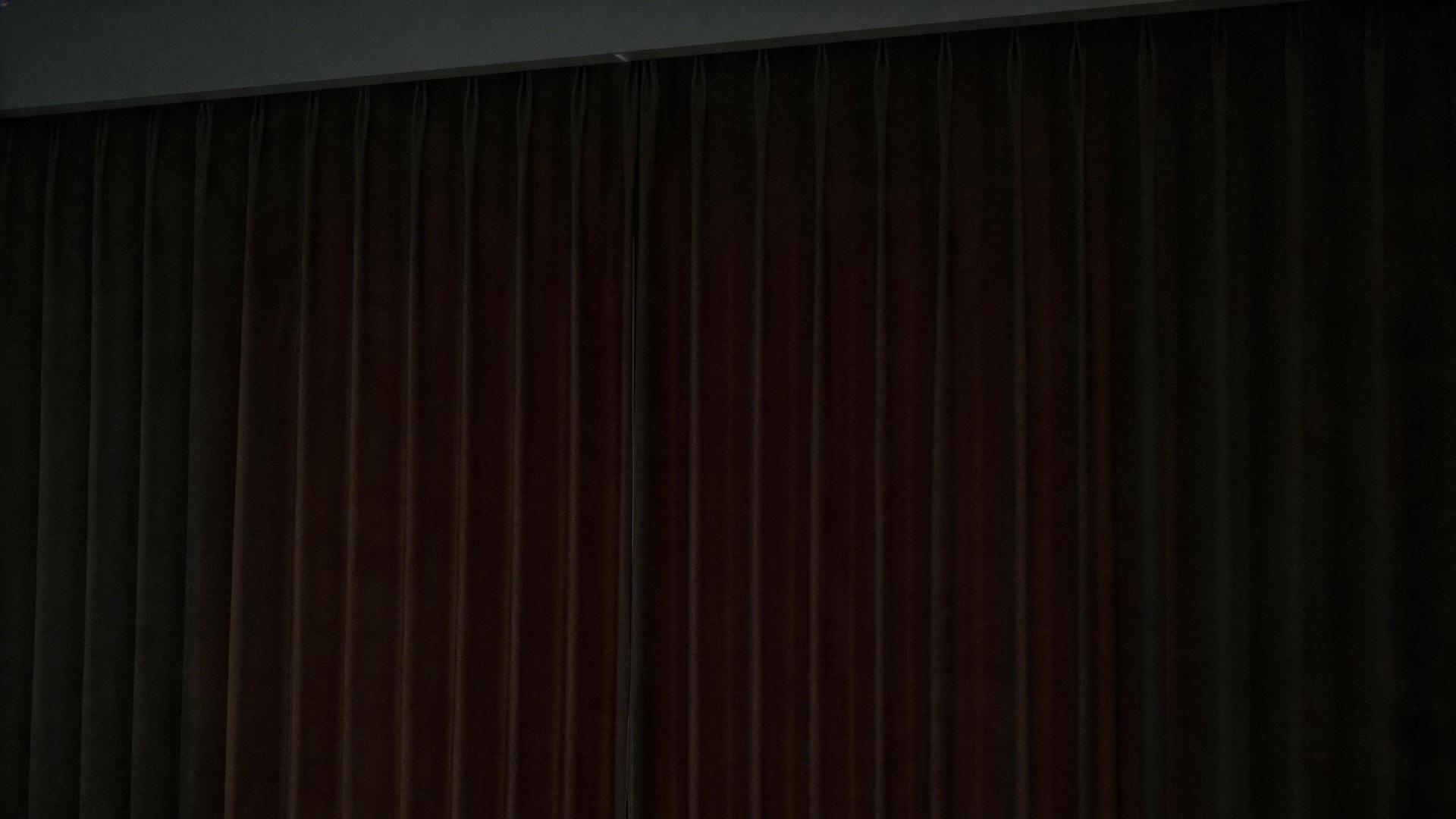 装修公司不会告诉你的窗帘漏光五宗罪，选中波帘避坑到底