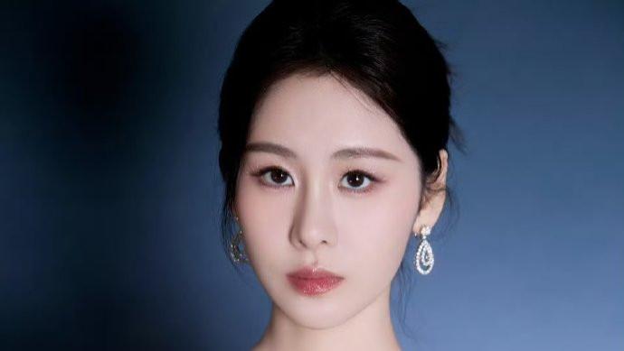 张碧晨的这套礼服，还是相当漂亮的，超级不错的！