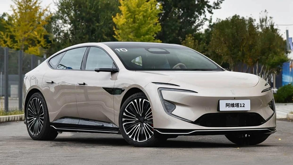 新款阿维塔12全系标配华为乾崑ADS 4辅助驾驶系统，到底怎么样？