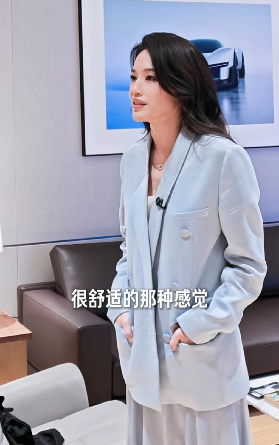 雷军朋友圈炸了。