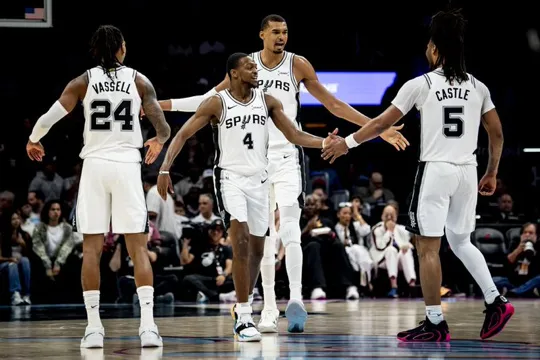 最愚蠢的事情就是第一轮没打直接挑二轮对手

文班现在有伤在身，然后你去拼掘金，万