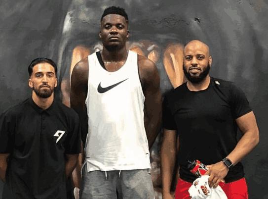 卡佩拉这位中锋在比赛当中表现出色，今天火箭队战胜了新奥尔良鹈鹕队，继续稳居西部第