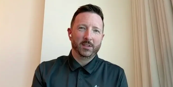 记者Dave McMenamin在一档节目中谈到了斯蒂芬-库里在勒布朗-詹姆斯自