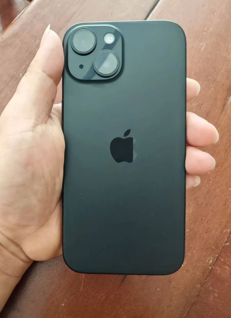 估计还有好多人现在用iPhone15吧？2026年用iPhone15依旧顺手，A