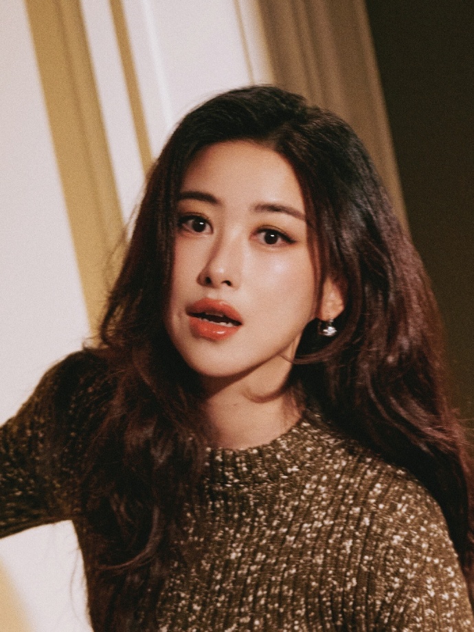 朱珠秋冬氛围感大片来了