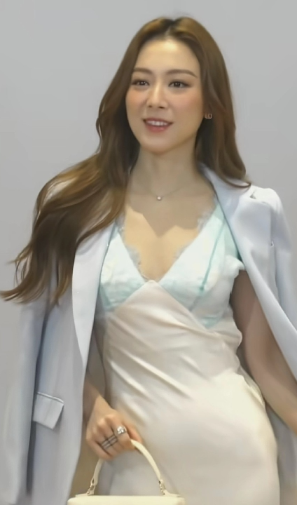 原来是曾志伟媳妇，近年来最好看的tvb ，女演员看着就很“国泰民安”的感觉。王敏