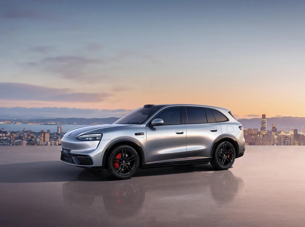 展台位置
 
- 小米汽车：新国展A4馆 A402
- 鸿蒙智行：顺义馆 B4馆