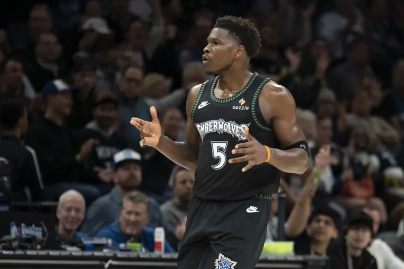 NBA常规赛，森林狼将对阵独行侠。

森林狼官方更新了安东尼-爱德华兹的最新伤病