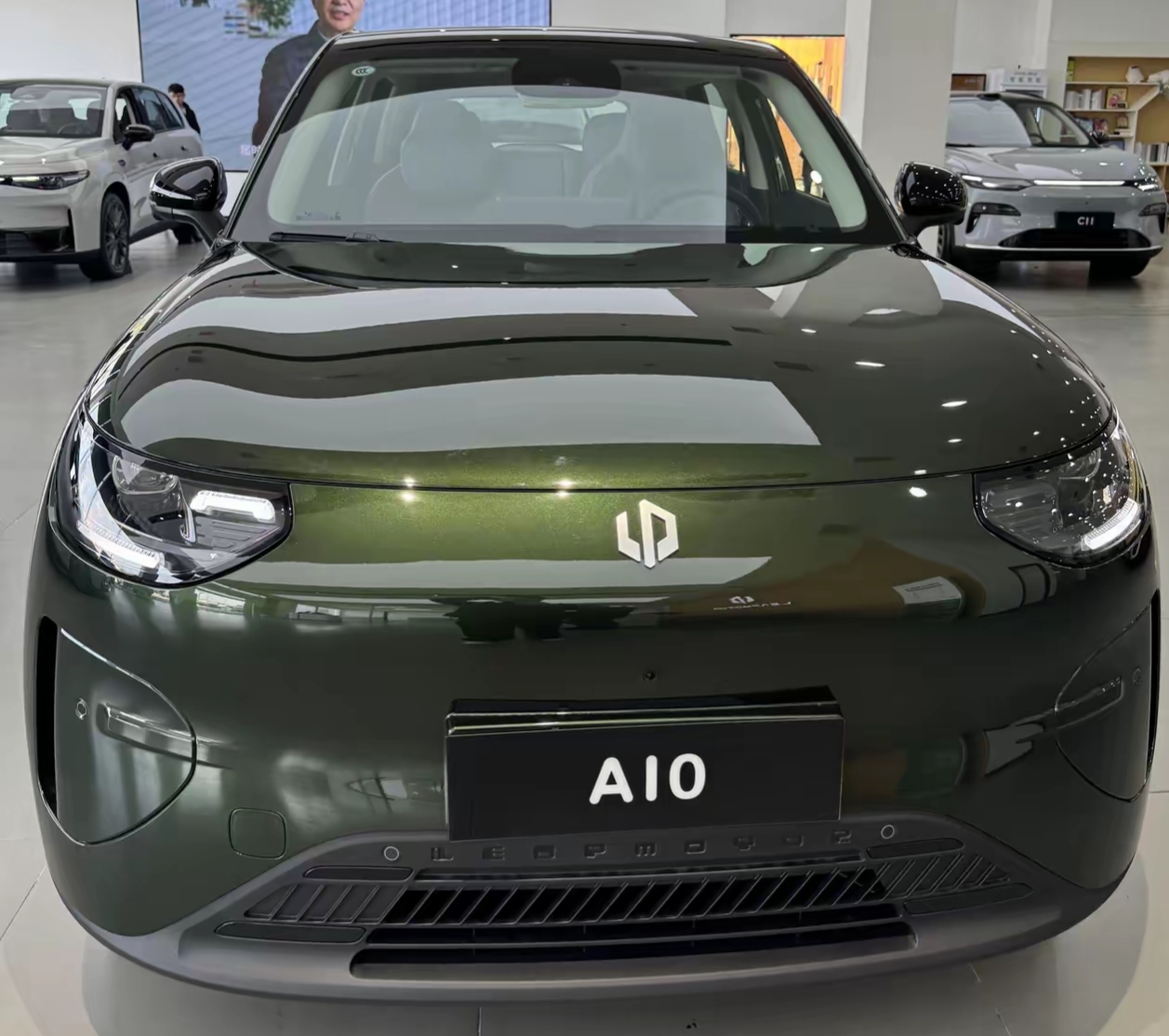 零跑A10直接把高阶智驾怼到10万内，这也算是炸弹起手了。