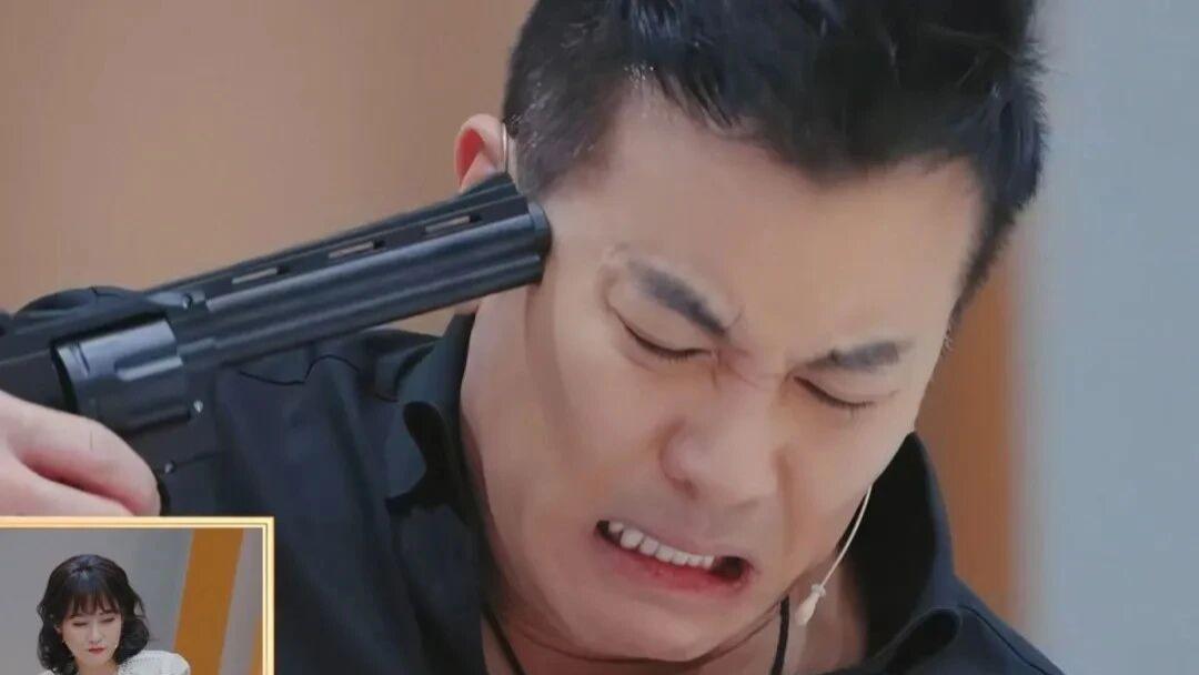 看完《无限超越班4》才发现，梁汉文真是地狱黑仔王，每次快要红时都有事发生