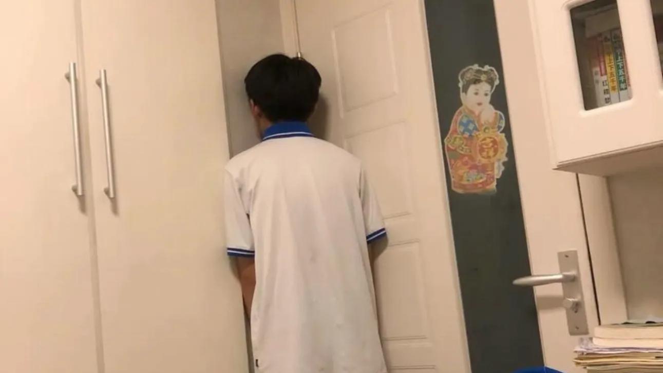 13岁学生误诊艾滋被学校劝退后续：卫健委介入调查，医院向家属道歉，引热议