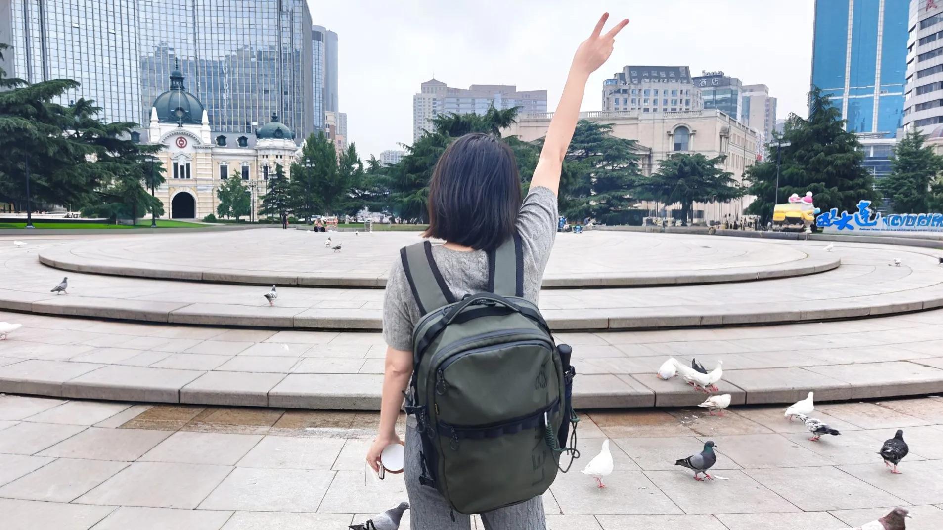 户外/通勤/差旅一包搞定，地平线8号潜行者双肩包使用体验分享！