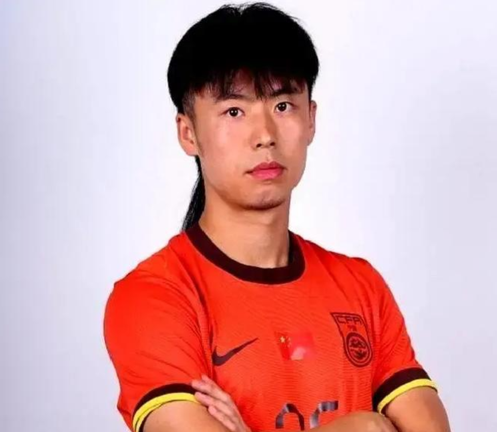 U23国足大名单出来了，那个名字，果然又在上面：汪仕钦。
就是那个熊猫杯上，一脚