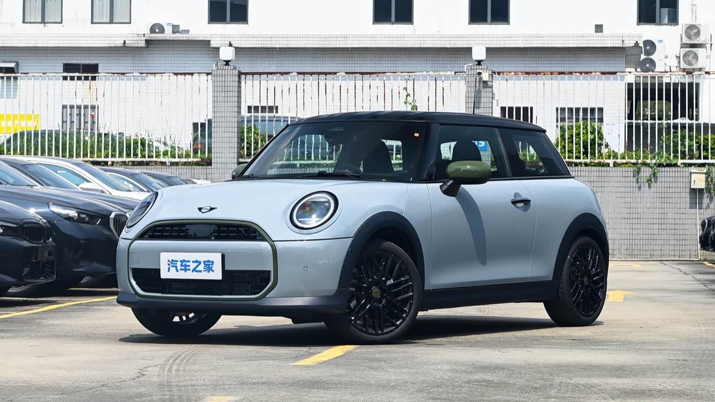全新MINI更新上市！不足30万，三门精致外观，搭载2.0T+7速双离合