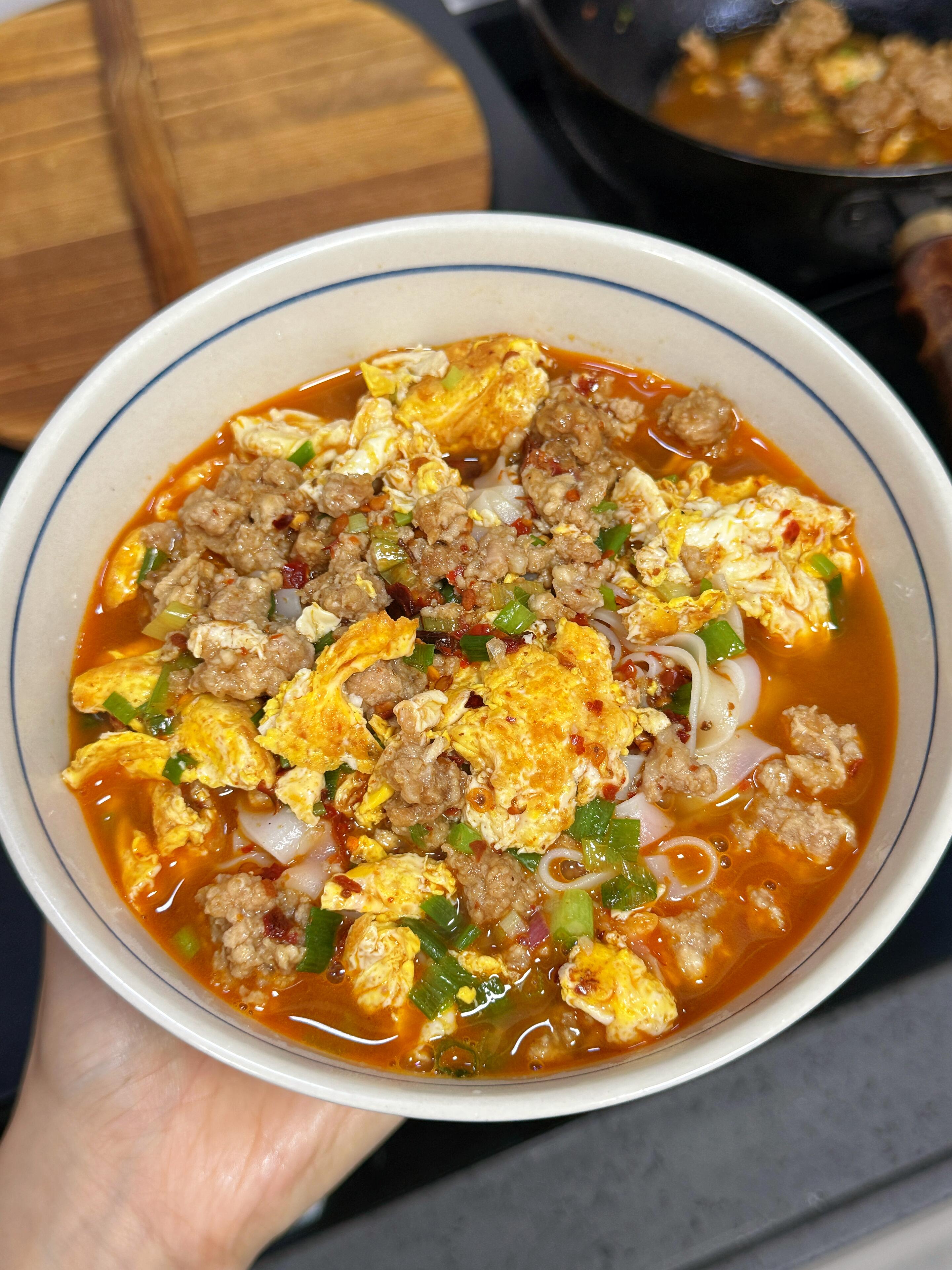 一人食首选！家常肉蛋汤粉，几分钟搞定，鲜到舔碗
打工人、独居党看过来🍴 一人食