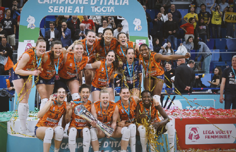 又是一座里程碑，31岁朱婷再度登顶意甲！

熬过伤病的阴霾，朱婷迎来了她职业盛业