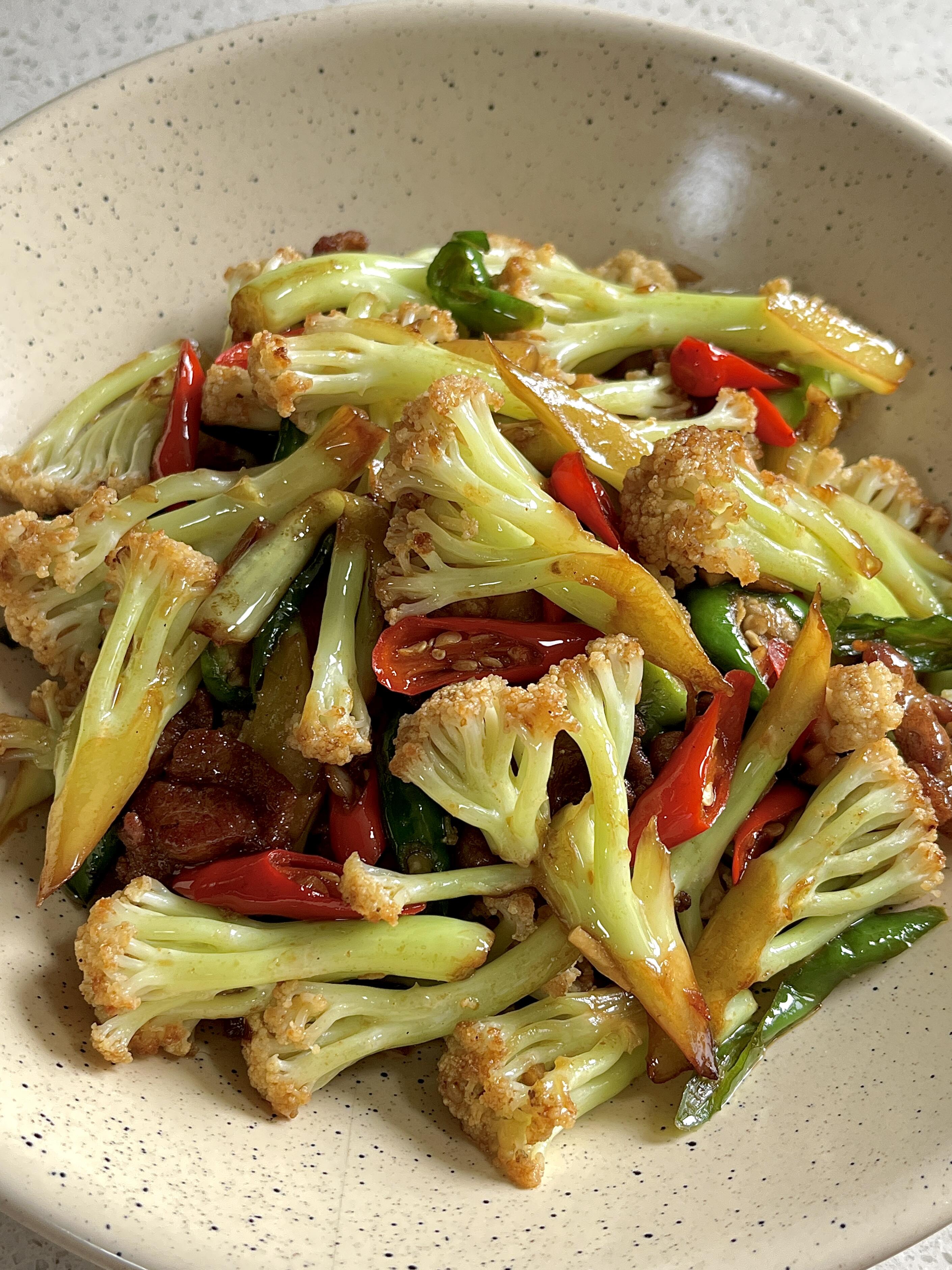 救命！干锅花菜太下饭🔥脆爽香辣，每次都多炫1碗饭
家人们谁懂啊😭 每次做这道