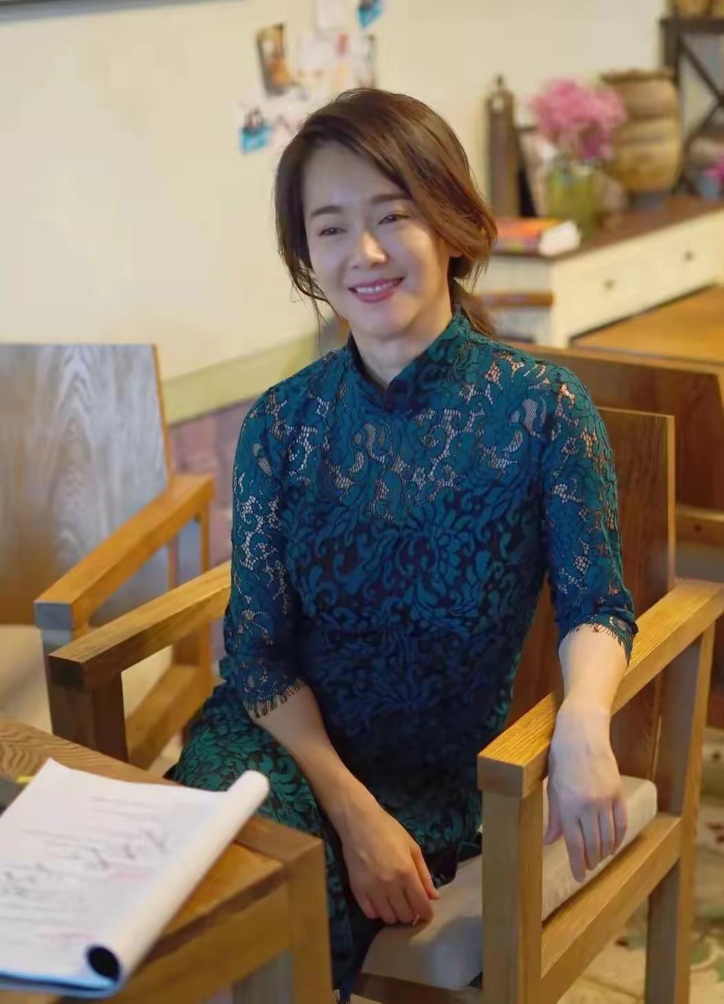 在中国演艺圈，许晴和左小青都是男人的“梦中情人”。
左小青确实美，她不但肤如凝脂