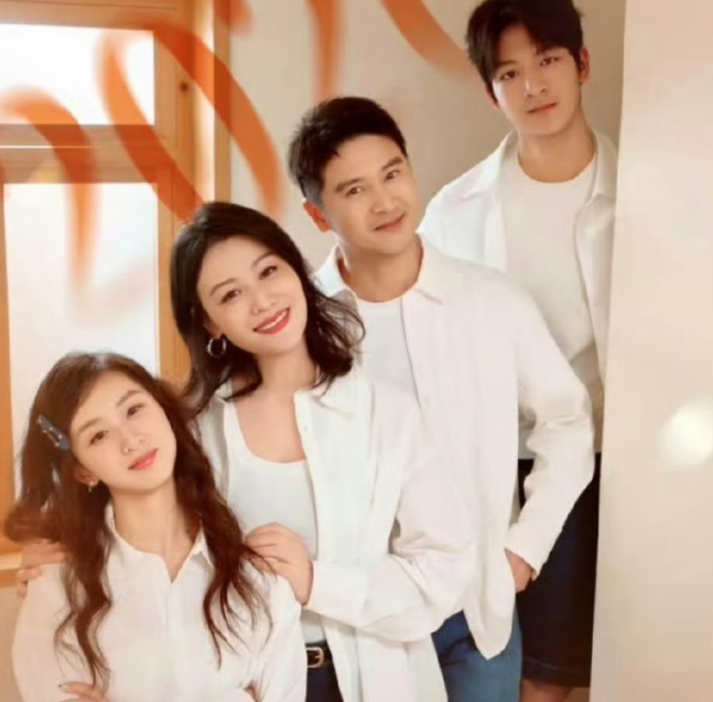 17岁的田雨橙在全家福中惊艳亮相