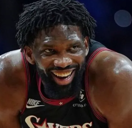 NBA常规赛76人124-117战胜热火。
本场比赛，76人队球员乔尔-恩比德出