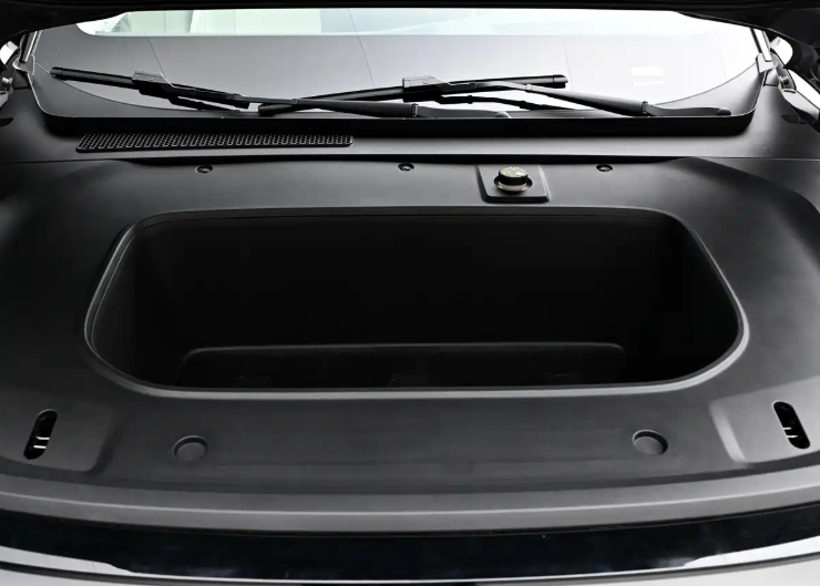 预售39.98万提供纯电和增程可选小鹏GX正式开启预售
外观方面，小鹏GX(参数