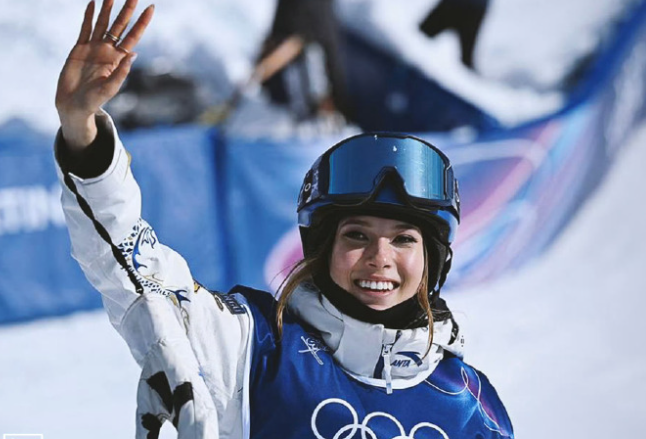 谷爱凌金牌\李方慧银牌就这样包揽金银🥇🥈本届冬奥最喜欢的解说——“中国女人不