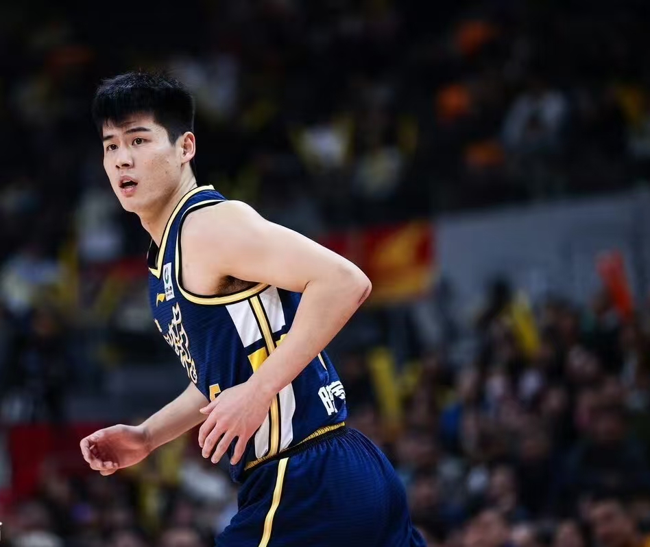 广东上下半场判若两队，麦考格格不入，陈家政单节20分CBA生涯新高