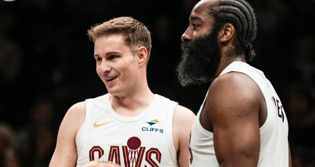 骑士遇到篮网打得一般是常态，哈登就是来体验一下生活的过程。

右手拇指骨折的哈登