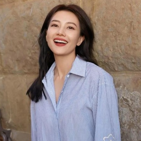 47岁的高圆圆，引发了网友热议