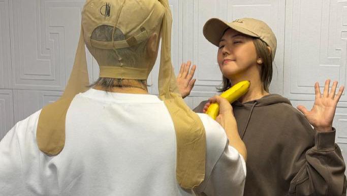 星爷头戴丝袜“打劫”孙燕姿？这哪是抢票，分明是来送笑点的！