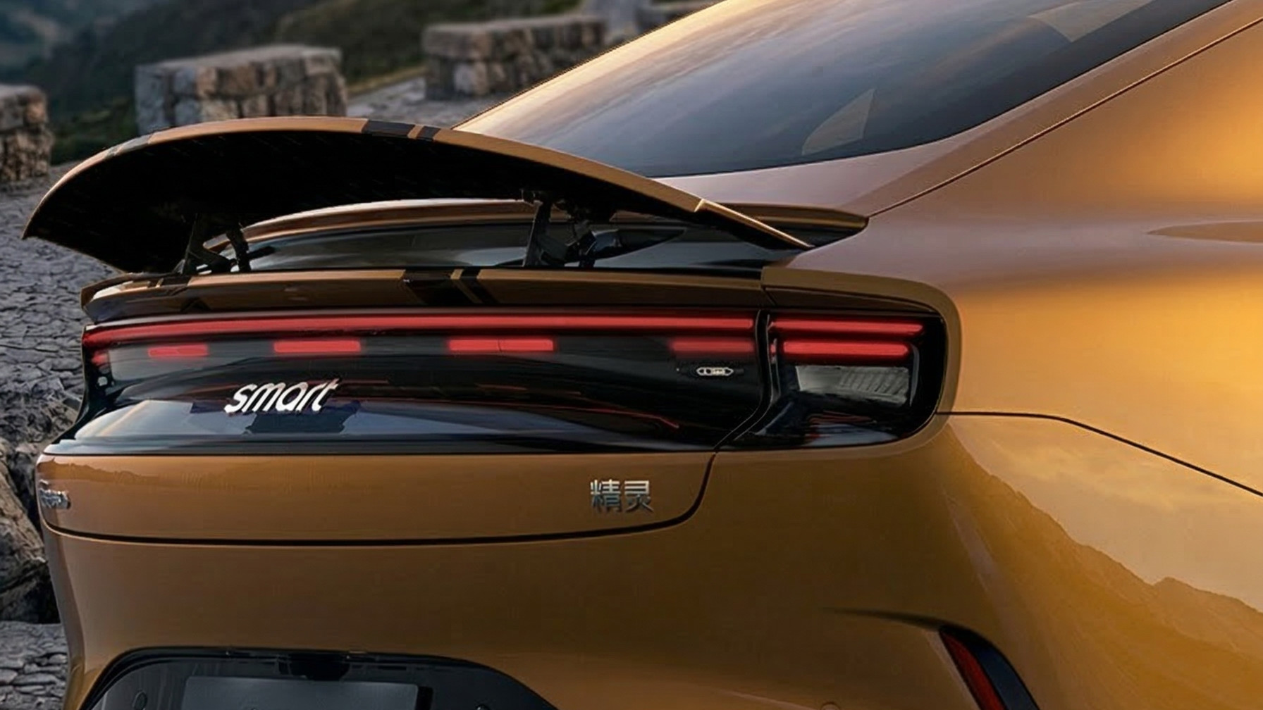 smart精灵6号尾部设计解析，掀背与尾翼相得益彰