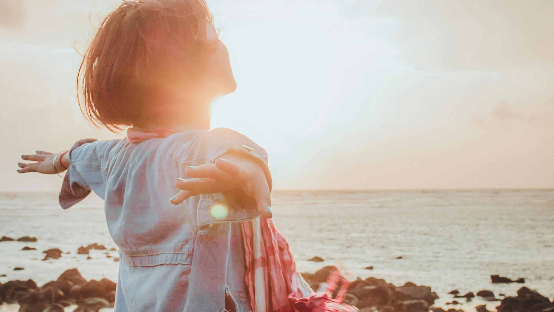 人到中年才明白，最好的生活，是“不勉强”