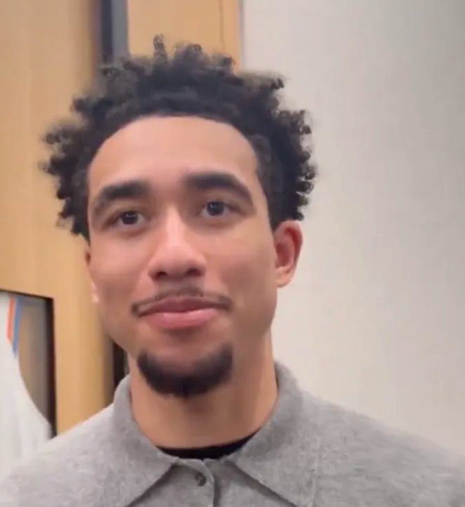 NBA常规赛，雷霆106-112不敌火箭。
赛后雷霆球员贾里德-麦凯恩接受了记者