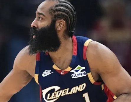 NBA季后赛骑士主场对阵猛龙的比赛已经结束。
美国篮球媒体ClutchPoint
